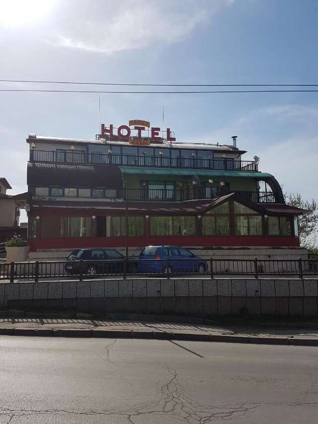 Отель Brani Family Hotel Русе-3